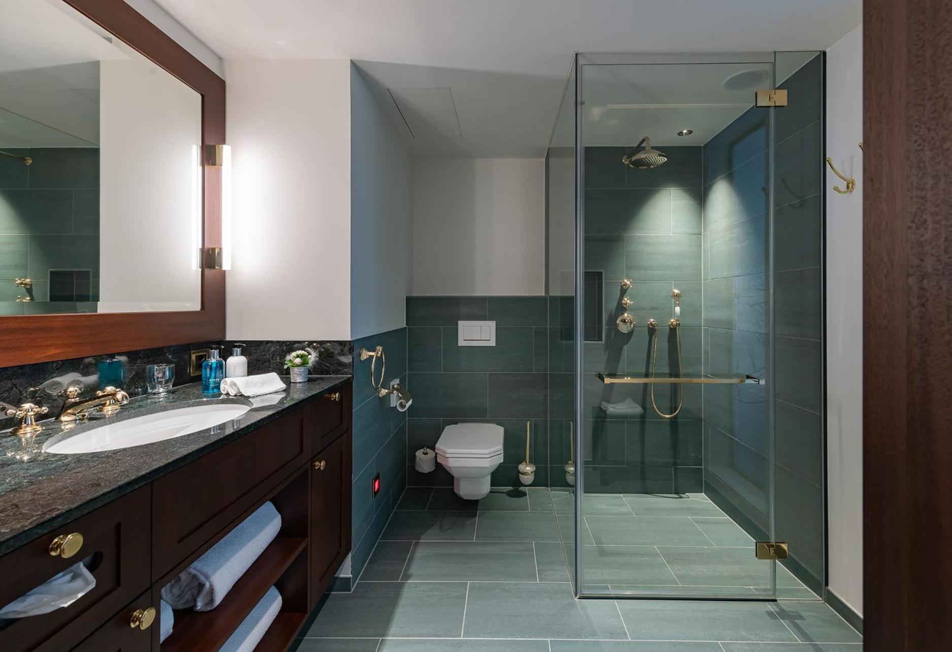 Hotel Bad - &